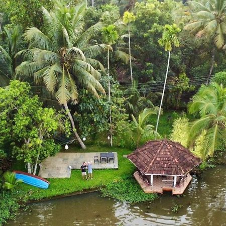 Sunsets And Palm Trees Bed & Breakfast Alappuzha Екстериор снимка