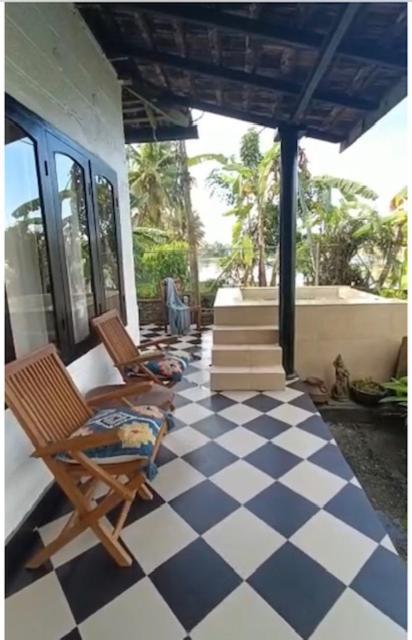 Sunsets And Palm Trees Bed & Breakfast Alappuzha Екстериор снимка